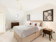 Modern stylish family home private garden - Pass the Keys