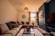 Stylish 4BD Modern Flat in Peaceful Tadworth Stylish 4BD Modern Flat in Peaceful Tadworth