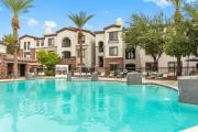 CozySuites Glendale by the stadium with pool 21