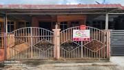 Top Tanah Merah