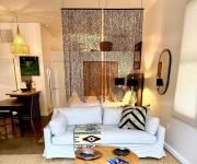 CASA TUA SANTA FE Spacious Design Loft Railyard District soaking tub