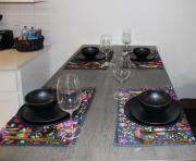 IG-Worthy Fiesta DT Retreat hotel Apt free Parking and Pets Allowed