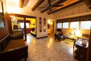 Cosy Artistic Apartment in Andheri H