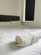 Cosy Studio Station House Apartment Free Wifi, Parking & EV