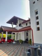 Airport A4 Travelers Villa - Free Airport Pick Up & 24HRS