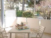 Spacious flat with terrace, pool and play area