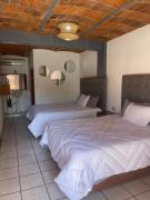 HOTEL CUATRO CAMINOS