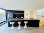 Spacious 3 bedroom with large terrace and parking-SHUT1