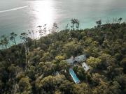 The Pavilion - Luxe retreat on coastal acreage