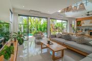Puri Senang - Modern 4BR Pool Villa , Central Berawa , 6 min to Beach & Finns