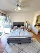 Cozy studio, great location, WIFI & parking