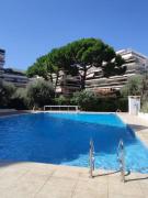 Studio vue mer et montagnes, avec piscine