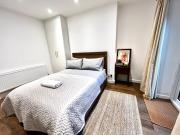 Double Ensuite near BBC Studios Westfield