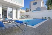 Top Paralimni