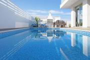 Top Paralimni