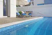 Top Paralimni