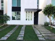 Casa con alberca y jardín en Cancún