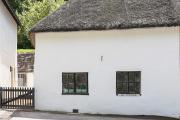 Listed One bedroom thatched cottage with garden