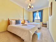 Top Caleta de Interián