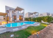 Fab 4BR Villa in Cyan El Gouna Private Garden, Heated Pool and Private Lagoon Access