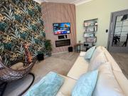 Modern & Cozy - Fast City Access