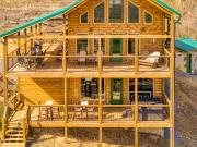 Smoky Mountain Dreamin, Mountain View, Hot Tub 560 FREE tickets each paid day!