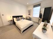 Stylish Central Flat Steps From Oxford Street!