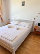 Beachfront Apartment Mery, Kneže