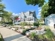 Walk Downtown & River Stylish Cozy Stay w Huge Porch