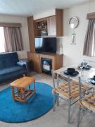 6 Berth Caravan For Hire In Essex, Seawick Holiday Park Ref 27016R 6 Berth Caravan For Hire In Essex, Seawick Holiday Park Ref 27016R