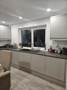 No 14, 3 BEDwith SMART TVs, Fully Fitted Kitchen, Ample PARKING, Ideal for TRADES, BUSINESS wanting comfort and a quality service REDUCTIONS FOR LONGER STAYS Langley Cottages and Apartments,