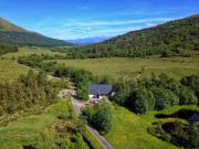 Grianain - Riverside Lodge with Mountain Views