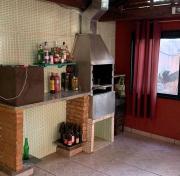 Casa grande confortável tipo chácara