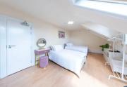 Room for Three in Camden Town Room for Three in Camden Town
