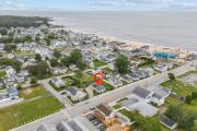 35 - Beautiful 3 BR Beach Haven