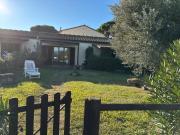 Casa "Ale" con piscina comune e bellissimo giardino a 5 minuti dal mare