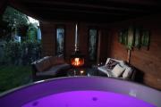 Bosrust & Bubbels - Chalet met hottub in putten
