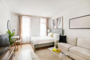 1597-10 New Studio Upper East Side W&D in unit