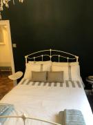 Luxury, one-bedroom street property central London