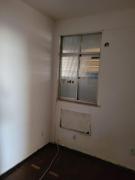 Apartamento amplo, no terceiro andar de Escada