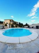 Somptueuse villa avec piscine chauffée Somptueuse villa avec piscine chauffée