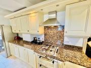 4-Bed Oasis Quiet Culde sac