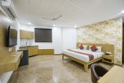 FabHotel Luxe 8 Stayz - Phase 1 Metro, Golf Course Road & Arjun Marg