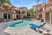 2 BD Condo with Pool