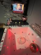 Petite maison cosy et moderne avec bain à remous