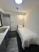 Room 6 NG3 2AZ Room 6 NG3 2AZ