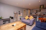 2 Bed Flat 2 mins from Buchanan St 2 Bed Flat 2 mins from Buchanan St