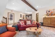 Firepit-Pvt Hot Tub-Cozy Retreat-Free Attraction Tickets-Cmty Indoor Pool