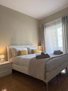 Alexanders Home close to Metro A