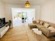 Large townhouse with a private garden-DIF1